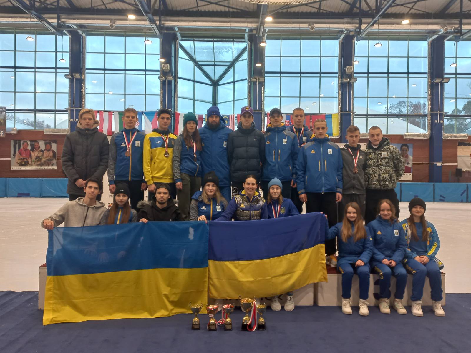 З 18.11 по 20.11.2022  в м. Білосток (Польща) пройшов Етап кубку Європи  Junior Challenge 1 з шорт-треку.